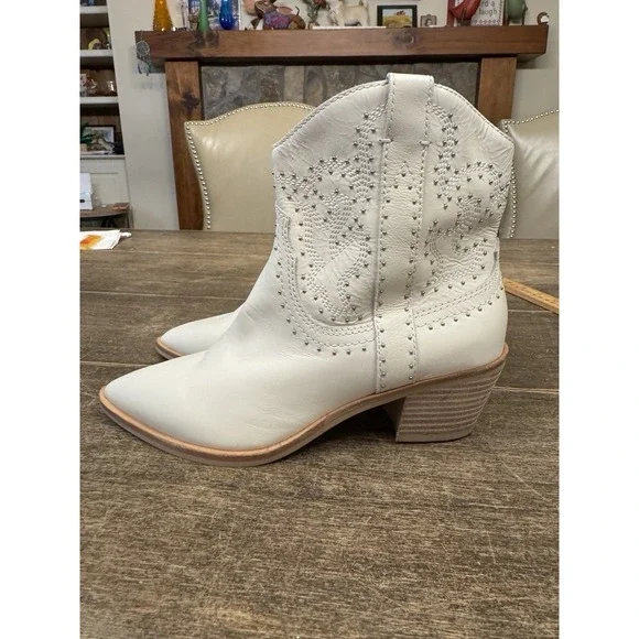 Dolce Vita Solow Stud Off White Leather Western Boot Womens Size 6.5 Cowgirl - Picture 2 of 12